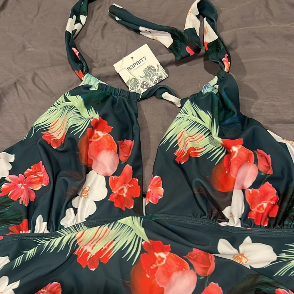 B2PRITY Swimsuit - Picture 2 of 4